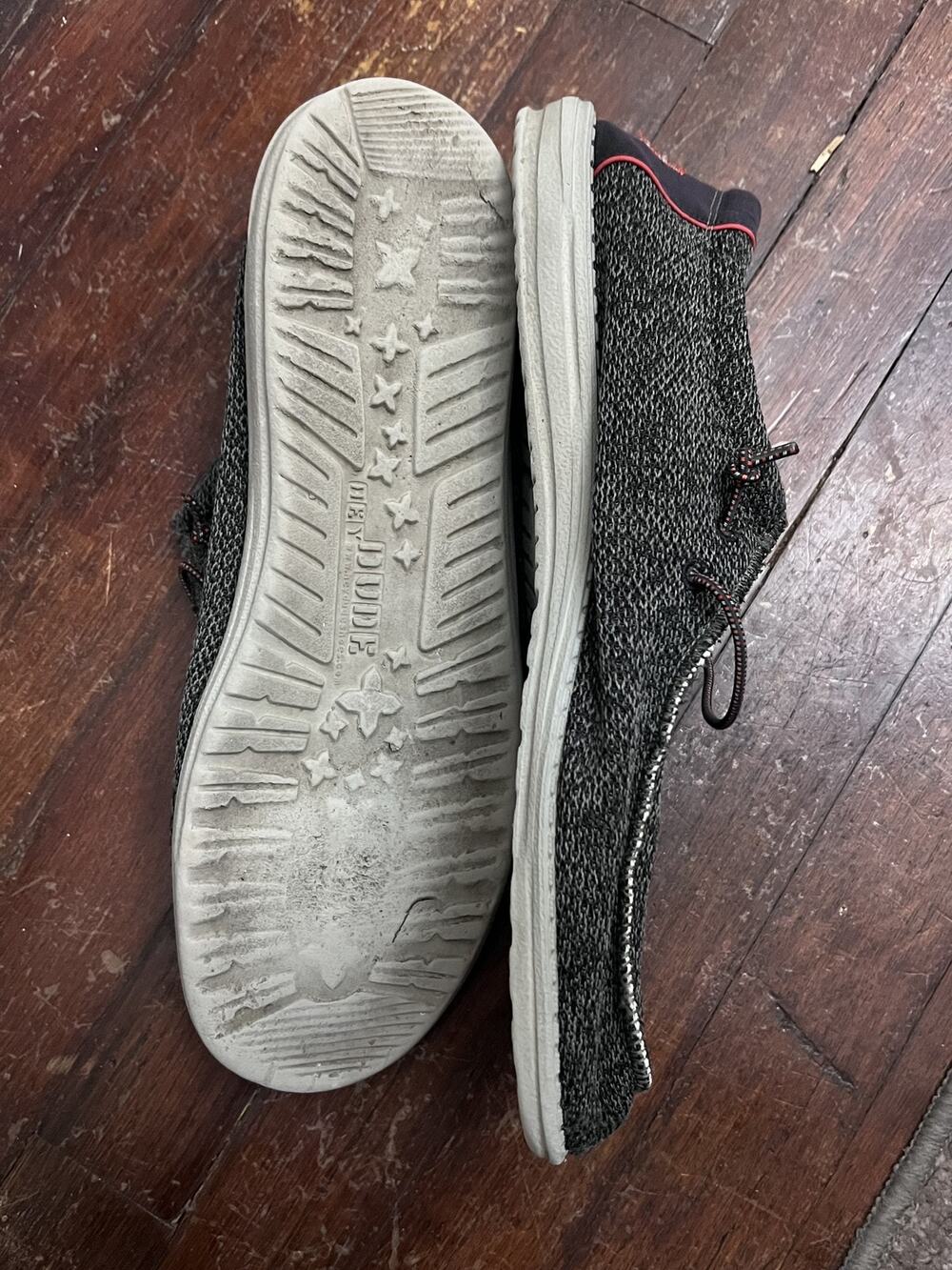Hey Dude Size 11 Mens Wally Sox Men's Slip On Shoes Charcoal Grey Red - Picture 4 of 6